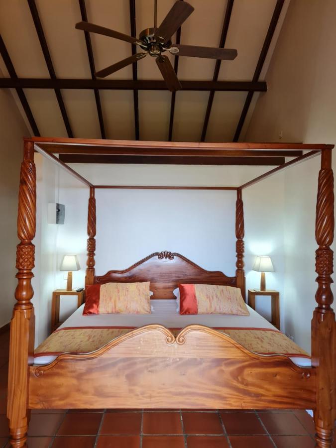 Chambre D'Hotes "Villa Rayon Vert" Десе Екстериор снимка
